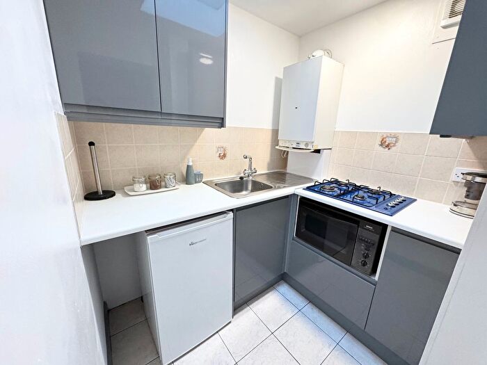 1 Bedroom Studio To Rent In Somerset Road, Boscombe, Bournemouth, BH7