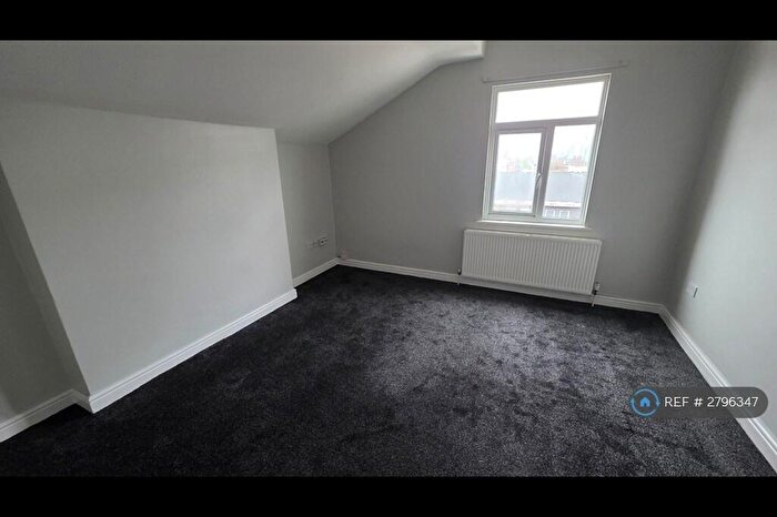 1 Bedroom Flat To Rent In Wellington Street East, Salford, M7