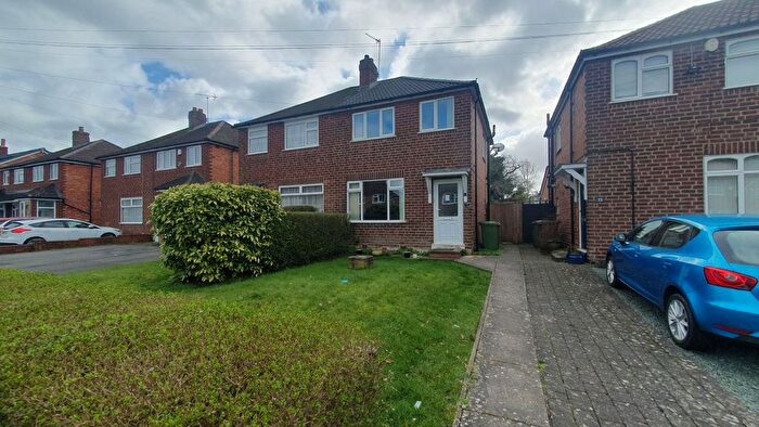 3 Bedroom Semi Detached House For Sale In Middleton Road, Shirley, Solihull, West Midlands, B90