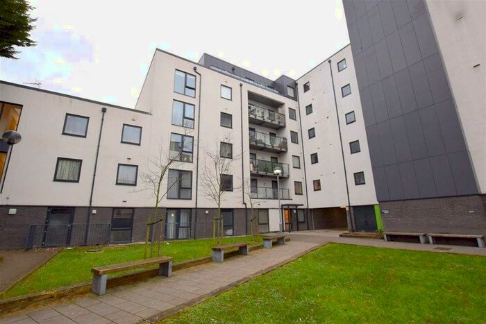 2 Bedroom Flat To Rent In Prioress House, Barking, IG11