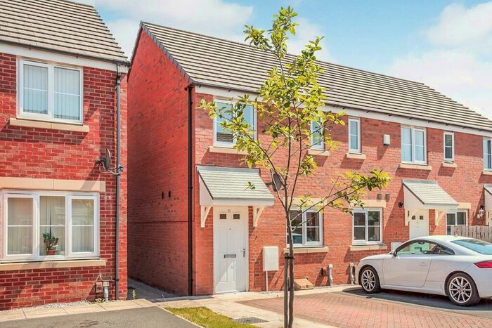 2 Bedroom End Of Terrace House To Rent In St. Gabriel Court, Leeds, LS14