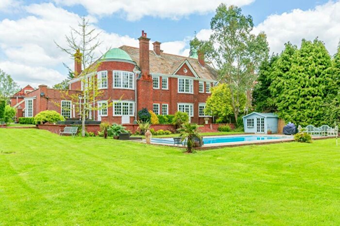 6 Bedroom Semi-Detached House To Rent In Loxwood, Billingshurst, West Sussex, RH14