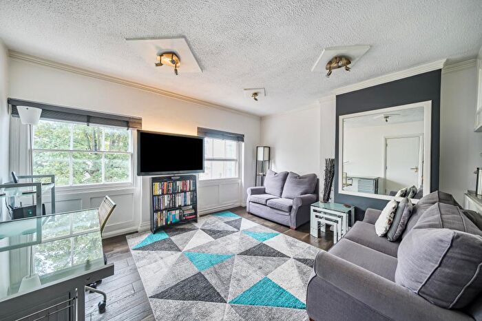 1 Bedroom Flat For Sale In Castle Hill, Reading, Berkshire, RG1