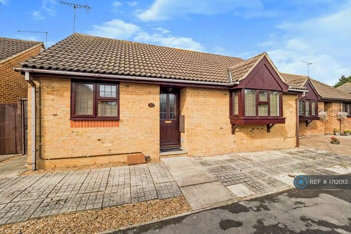 2 Bedroom Bungalow To Rent In Cumberland Close, Ilford, IG6