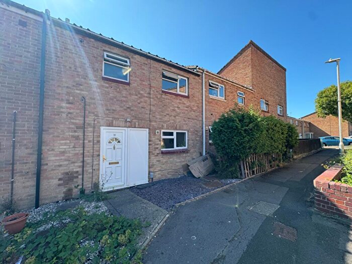 3 Bedroom Terraced House To Rent In Warneford Close, Toothill, Swindon, SN5