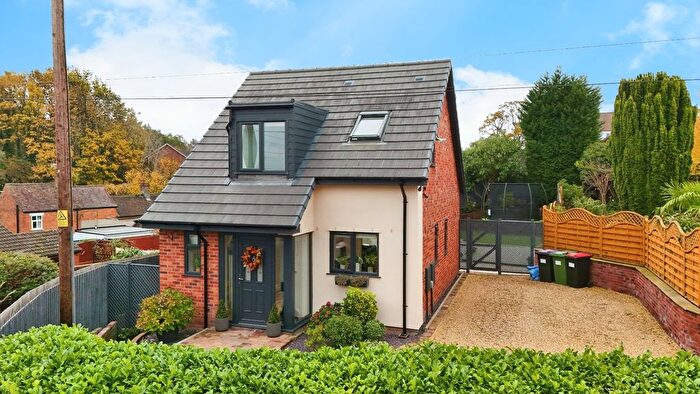 3 Bedroom Detached House For Sale In Mount Pleasant, Ketley Bank, Telford, Shropshire, TF2
