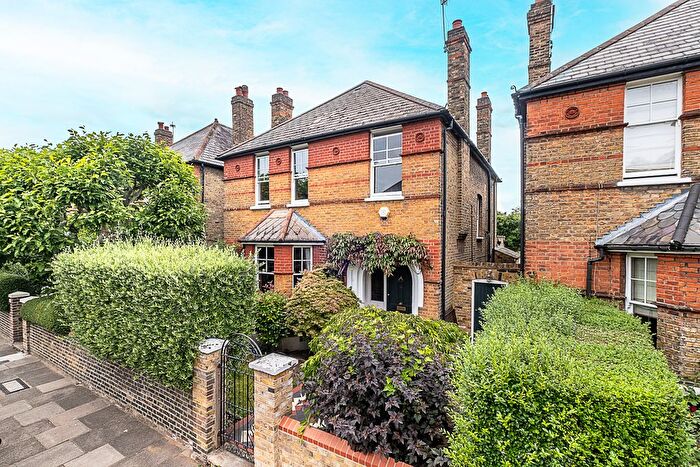 6 Bedroom Detached House For Sale In Netherton Road, Twickenham, TW1