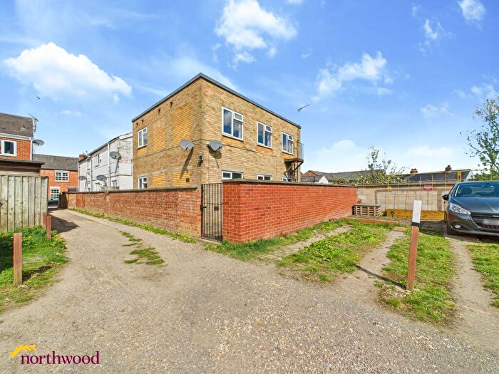 1 Bedroom Flat To Rent In South Street, Banbury, OX16