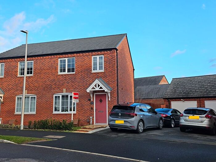 3 Bedroom Semi Detached House For Sale In Palmer Crescent, Warwick, CV34