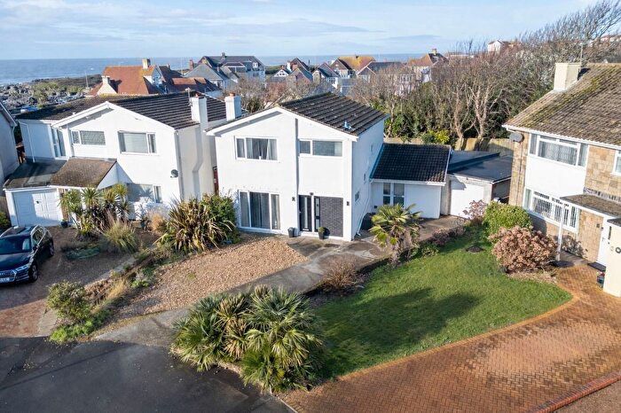 3 Bedroom Detached House For Sale In Carlton Place, Porthcawl, CF36