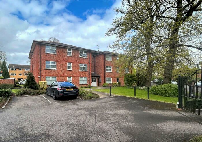 2 Bedroom Apartment To Rent In Guildford Road East, Farnborough, Hampshire, GU14