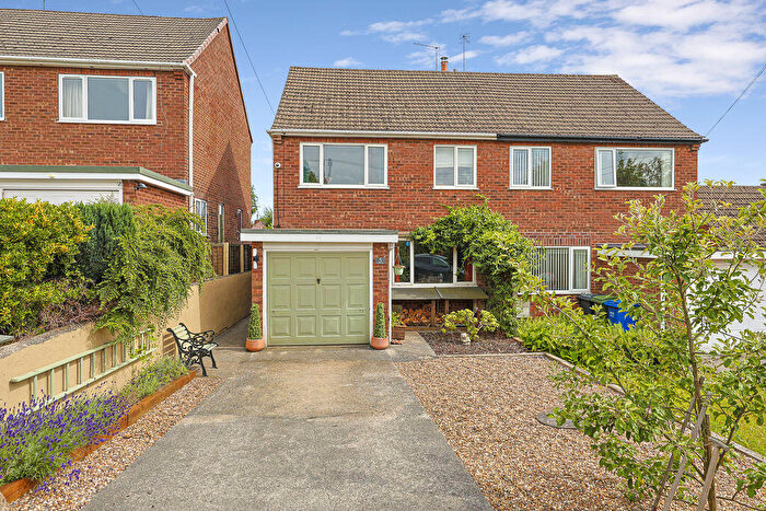 3 Bedroom Semi-Detached House For Sale In Holmebank Close, Brockwell, Chesterfield, S40