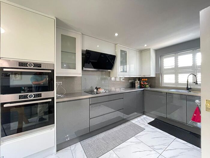 5 Bedroom Semi-Detached House To Rent In Premier Way, Sittingbourne, ME10