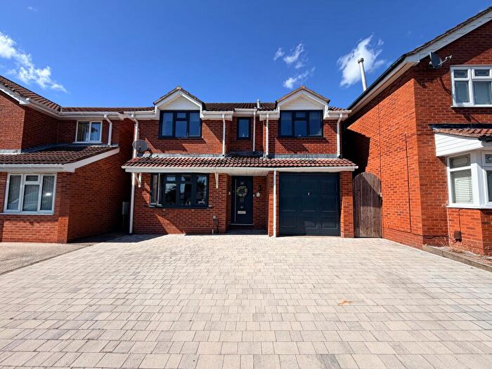 5 Bedroom Detached House For Sale In Falmouth Close, Nuneaton, CV11