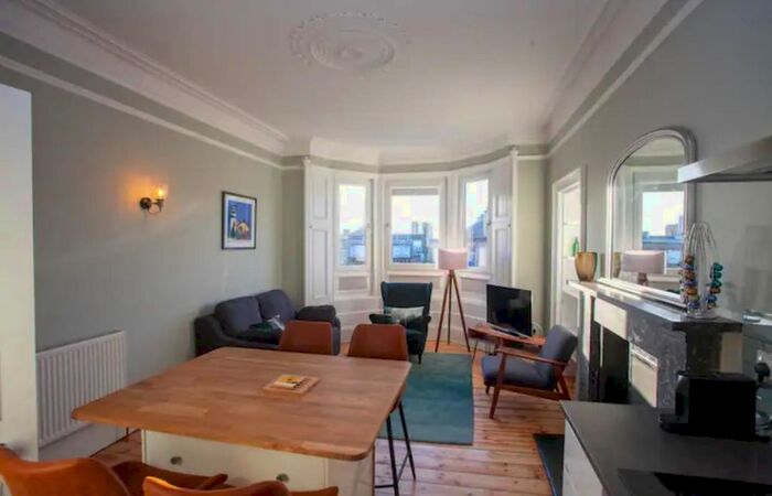 2 Bedroom Flat To Rent In Lawrence Street, Glasgow, G11