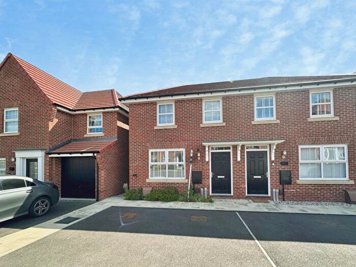 3 Bedroom Semi-Detached House For Sale In Juniper Drive, Rainworth, Mansfield, NG21