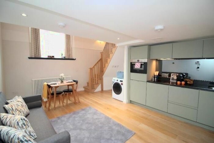 1 Bedroom Flat To Rent In Flat, Mcdonald Road, Edinburgh, EH7