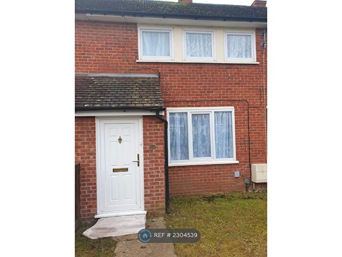 3 Bedroom Terraced House To Rent In Stanley Green East, Langley, SL3