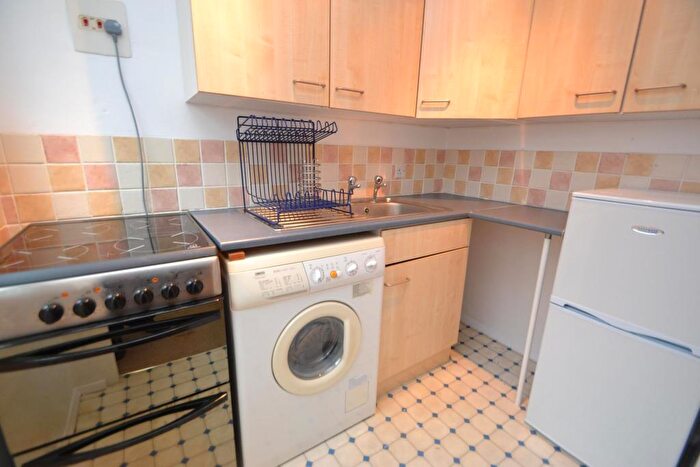 Studio To Rent In Newton Park Court, Leeds, LS7