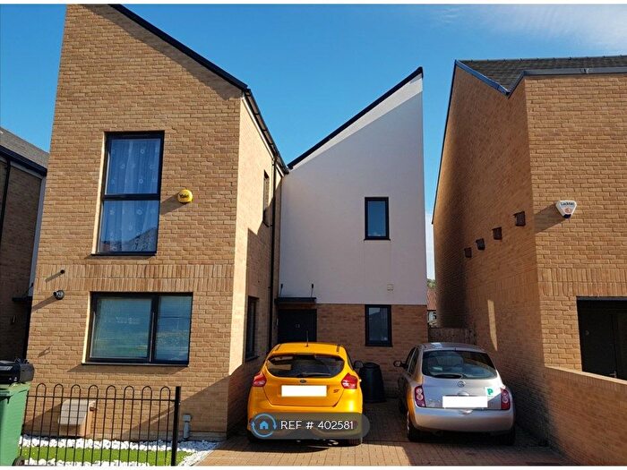 3 Bedroom Semi-Detached House To Rent In Morgan Crescent, Dagenham, RM8