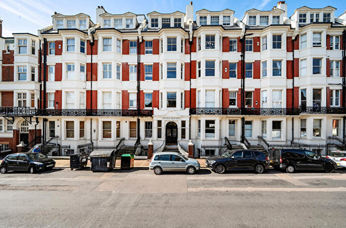 1 Bedroom Flat For Sale In Holland Road, Hove, BN3