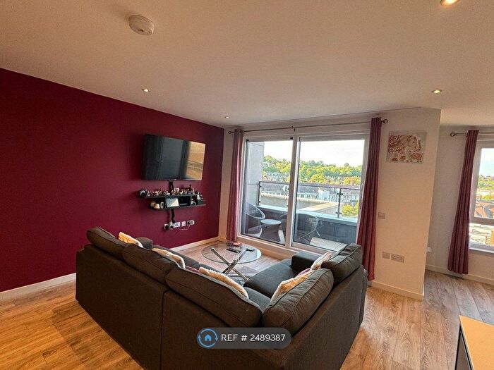 1 Bedroom Flat To Rent In High Street, Purley, CR8