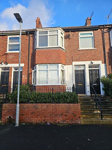 3 Bedroom Flat To Rent In Rawling Road, Gateshead, Tyne And Wear, NE8