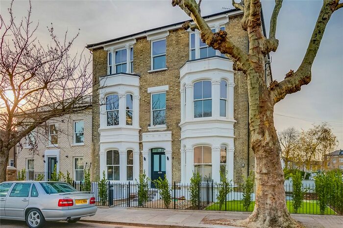 2 Bedroom Flat To Rent In Findon Road, London, W12