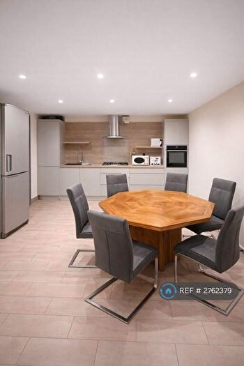 4 Bedroom Terraced House To Rent In Crosland Road, Thornton Lodge, Huddersfield, HD1