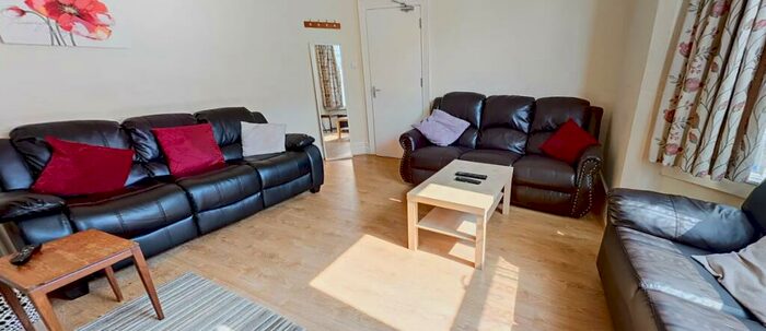 5 Bedroom Terraced House To Rent In Bedroom, Ferndale Road, L15