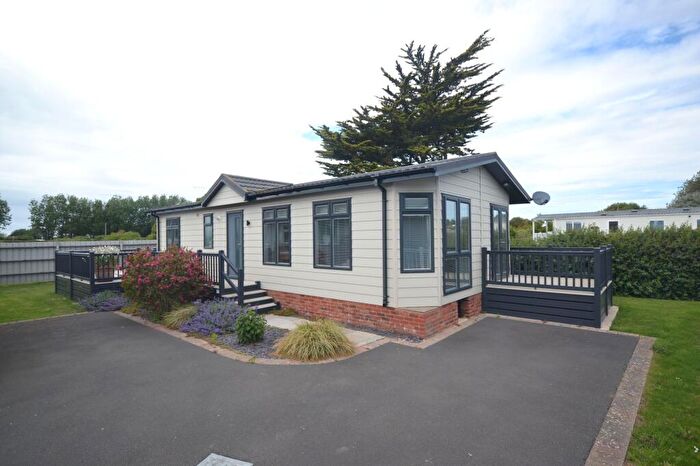 2 Bedroom Park Home For Sale In Warners Lane, Selsey, PO20
