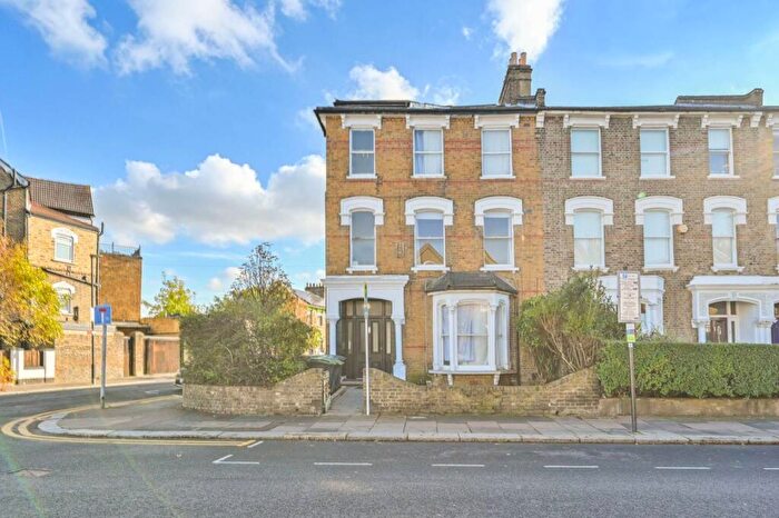 2 Bedroom Flat To Rent In Upper Tollington Park, Stroud Green, London, N4