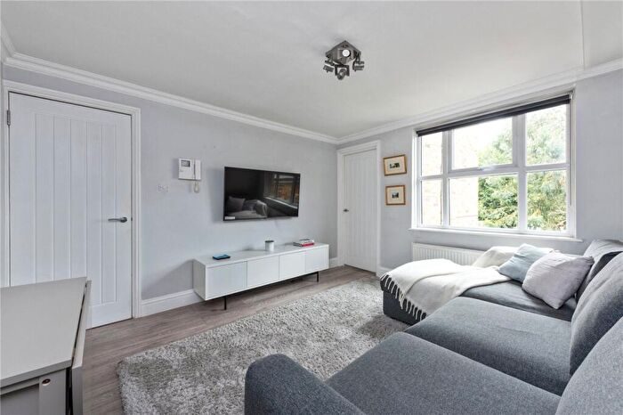 1 Bedroom Apartment To Rent In Blackstock Road, London, N4