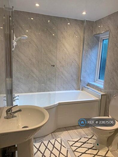 2 Bedroom Flat To Rent In Croxteth Road, Liverpool, L8