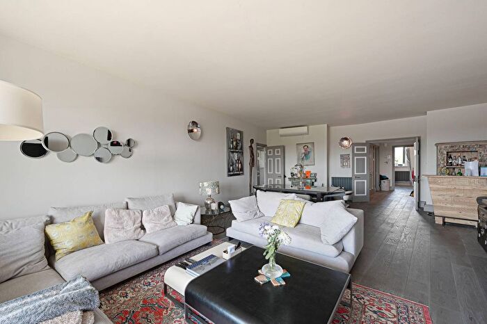 2 Bedroom Flat To Rent In Chelsea Crescent, Chelsea, London, SW10