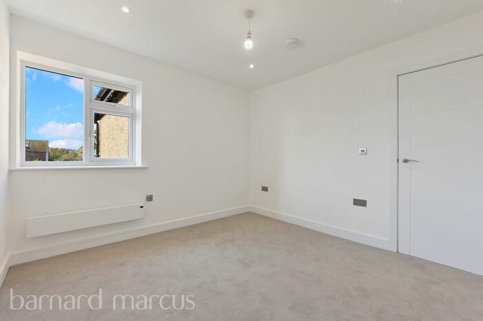 1 Bedroom Flat To Rent In Green Street, Sunbury-On-Thames, TW16