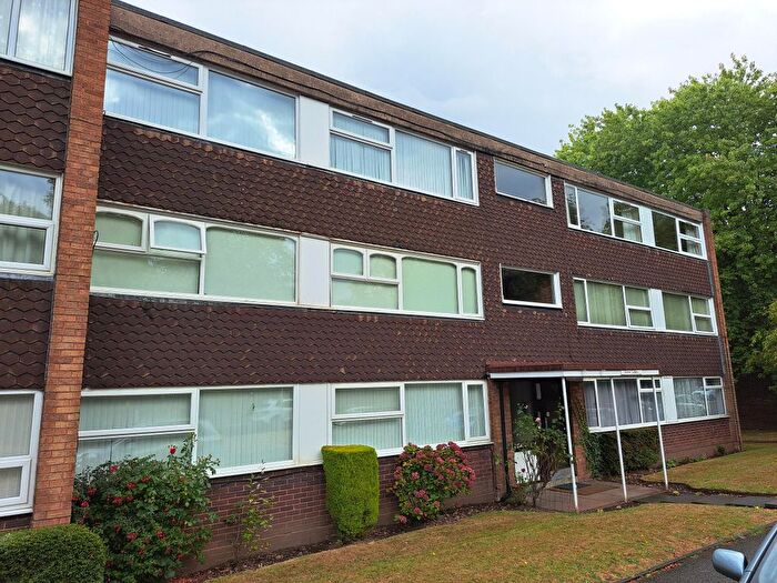 2 Bedroom Flat For Sale In Lichfield Road, Four Oaks, Sutton Coldfield, B74