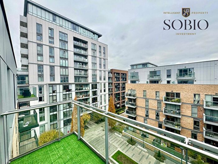 Studio To Rent In Casson Apartments, London, E14