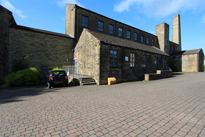 1 Bedroom Apartment To Rent In Highgate Mill Fold, Queensbury, Bradford, BD13