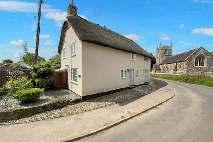 3 Bedroom End Of Terrace House For Sale In Sturminster Marshall, BH21