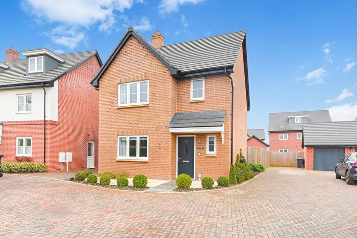 3 Bedroom Detached House For Sale In Hornbeam Lane, Langford, SG18
