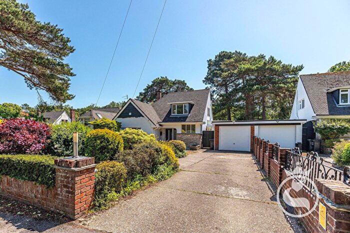 4 Bedroom Detached House For Sale In East Avenue, Talbot Woods, Bournemouth, BH3