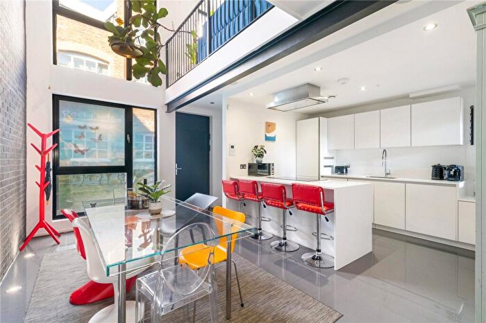 2 Bedroom Terraced House For Sale In Grimsby Street, London, United Kingdom, E2