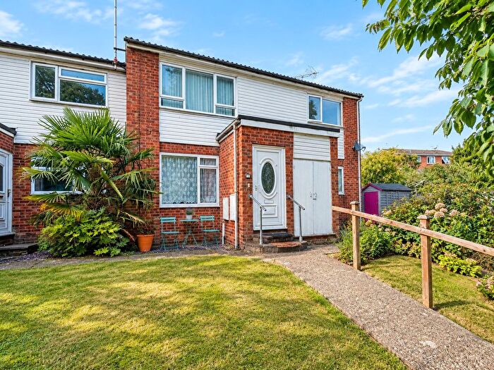 2 Bedroom Maisonette For Sale In Sadler Close, Colchester, CO2