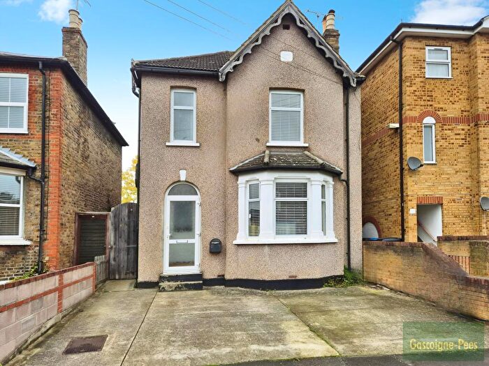 3 Bedroom House To Rent In East Road, North Kingston, KT2