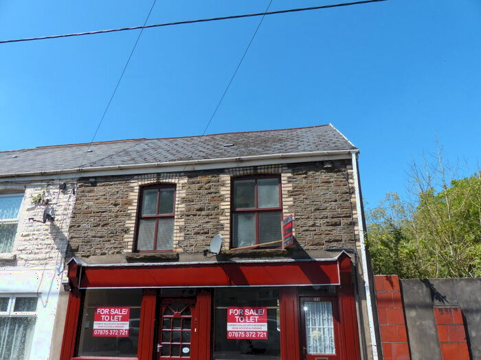 2 Bedroom Flat To Rent In High Street, Bridgend, CF32