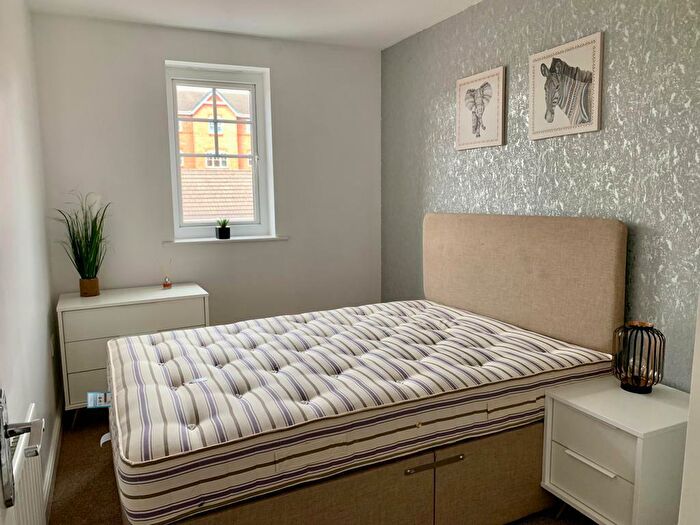 2 Bedroom Flat To Rent In Blount Close, Crewe, CW1