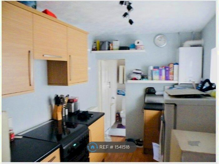 3 Bedroom Terraced House To Rent In Railway Street, Gillingham, ME7