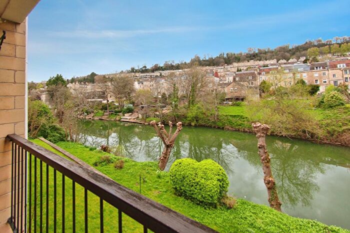 3 Bedroom Flat To Rent In Forester Court, Bath, BA2