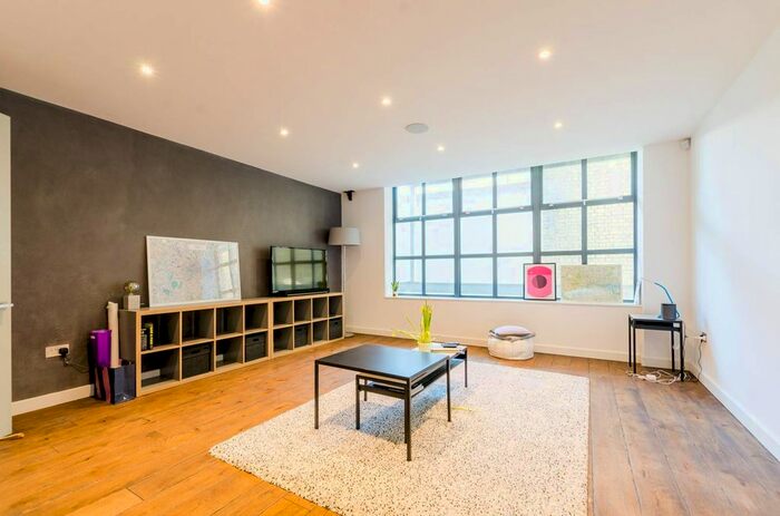 2 Bedroom Flat To Rent In The Denim Factory, Shoreditch, London, E1